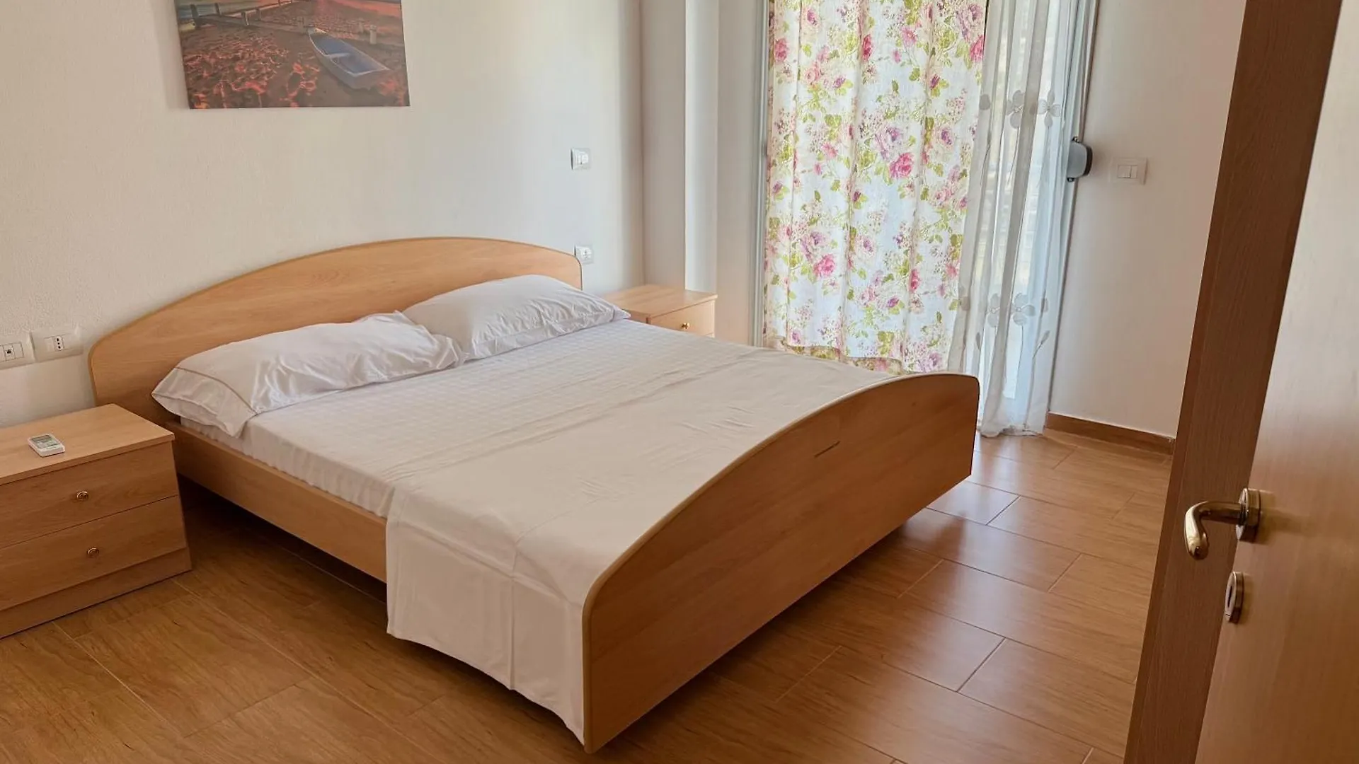 Southcoast Apartments Vlorë 0*,